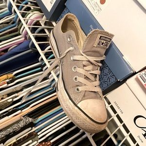 Size 8 - Grey & White Converse